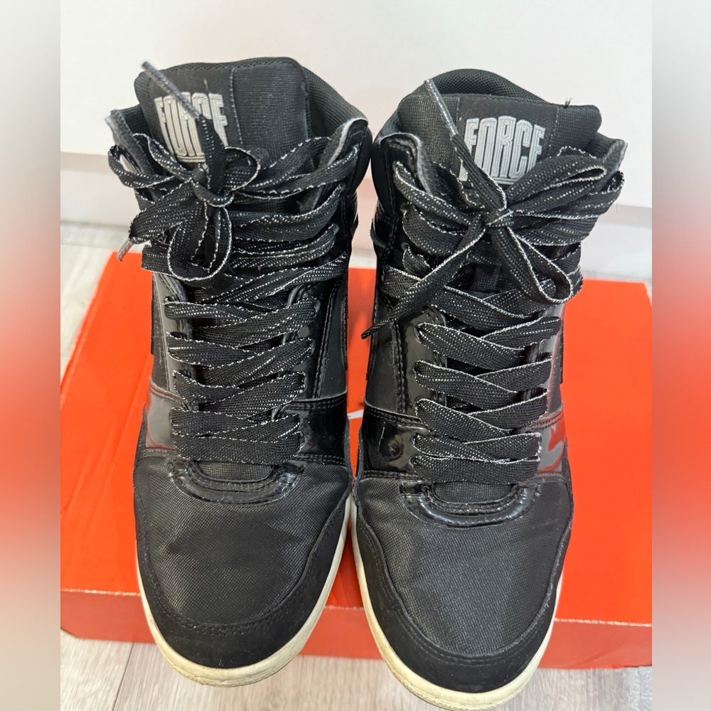 Force1 Women's Black High-Top Sneakers